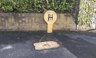 Round fire hydrant marker